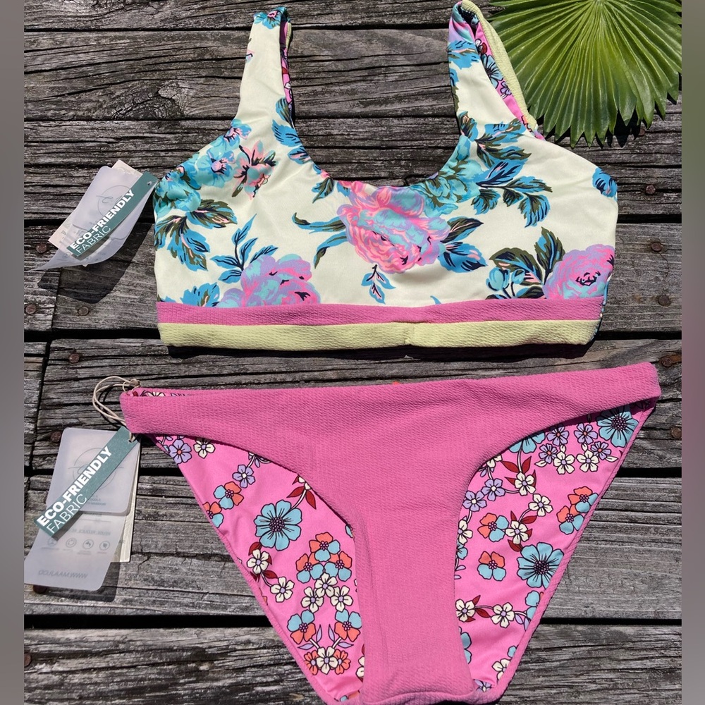MAAJI Set - Sporty Izzy 4-Way Bikini Top & Flirt Signature Bottoms - L/M